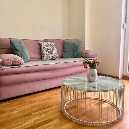 Ana Rose Lux - Stylish City Apartment With Private Parking Apartment Skopje