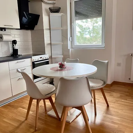 Apartment Ana Rose Lux - Stylish City Apartment With Private Parking *