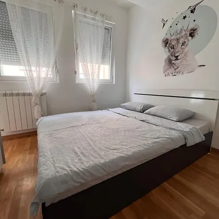 Apartment Ana Rose Lux - Stylish City Apartment With Private Parking