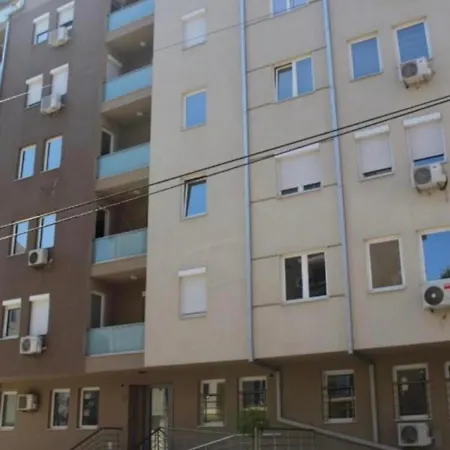 Ana Rose Lux - Stylish City Apartment With Private Parking * Skopje