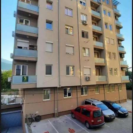 Apartment Ana Rose Lux - Stylish City Apartment With Private Parking Skopje